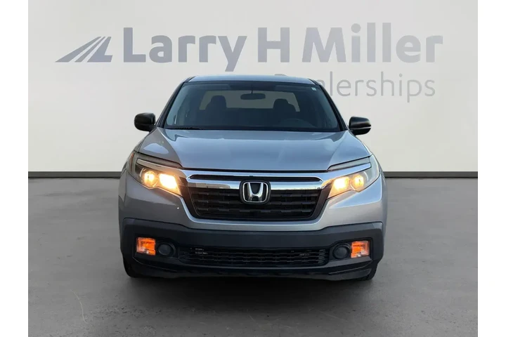 Honda Ridgeline 2017 AWD RT image 8