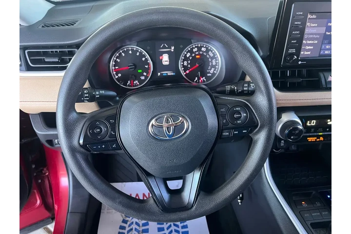 Toyota RAV4 2021 XLE 4dr SUV image 9
