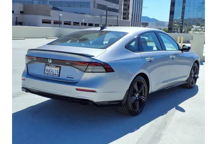 $25667 : Honda Accord Hybrid 2023 Spo image 4
