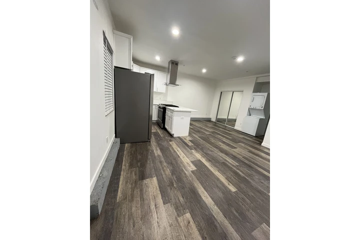 $1650 : ESTUDIO DE RENTA image 2