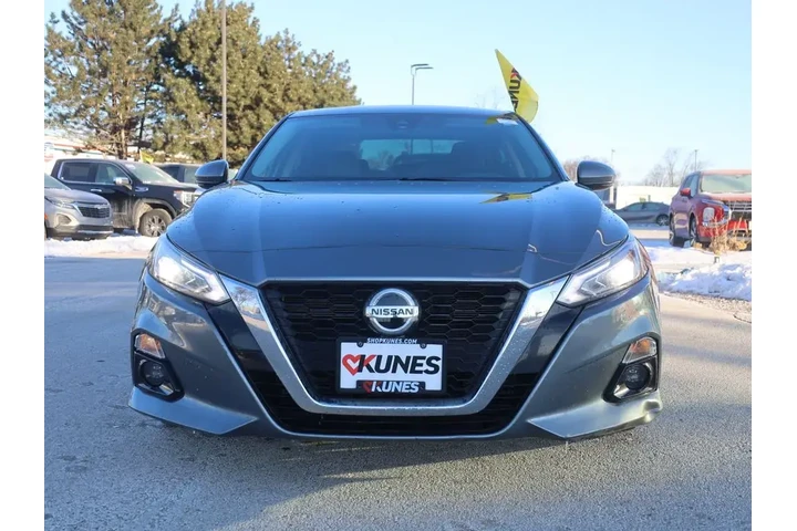$16977 : Nissan Altima 2022 2.5 SL 4d image 3