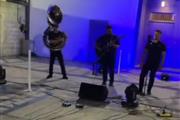 Grupo con tuba y 2 guitarras thumbnail