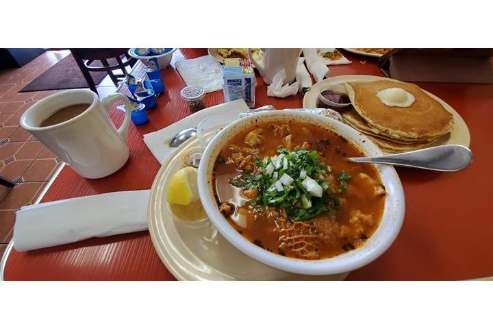 TAQUIZAS Y POZOLE image 3