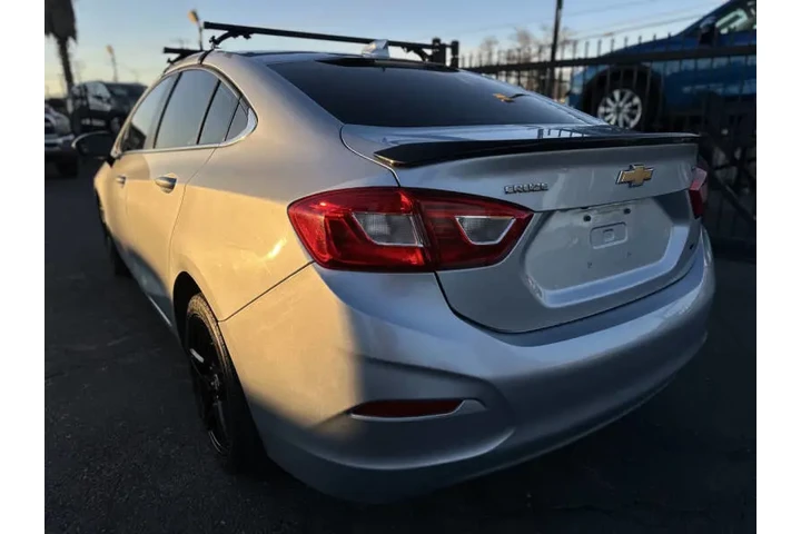 $5995 : 2018 Cruze image 4