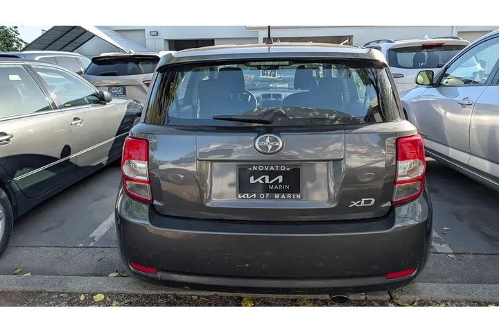 $9990 : 2012 xD image 8