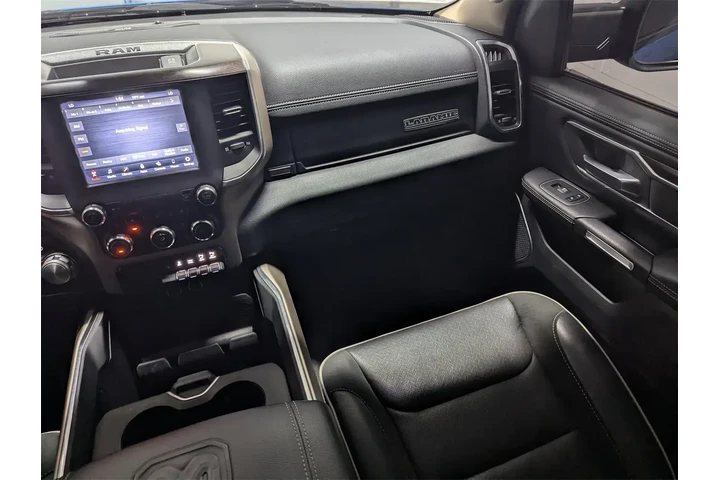 $31997 : Ram 1500 2021 4x2 Laramie 4d image 8