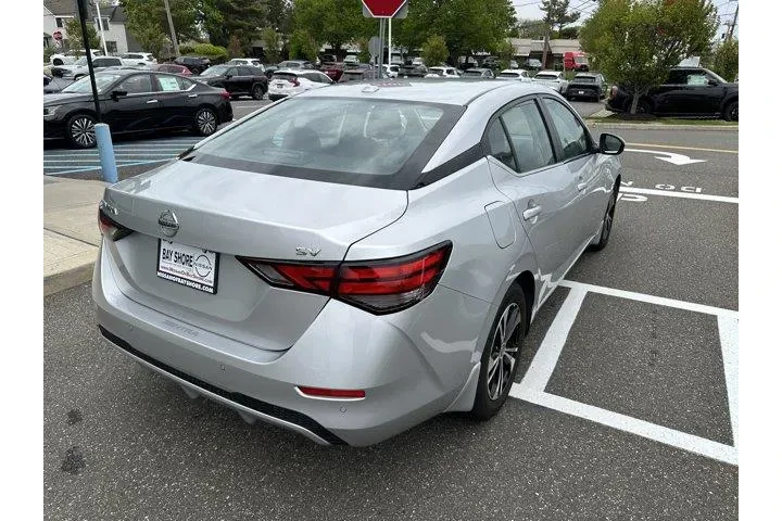 $17955 : Nissan Sentra 2023 SV 4dr Se image 6