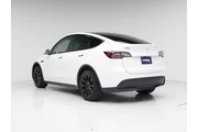 $31998 : Tesla Model Y 2022 AWD Long thumbnail