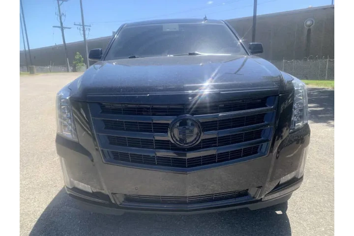 $21995 : 2015 Escalade Luxury image 4