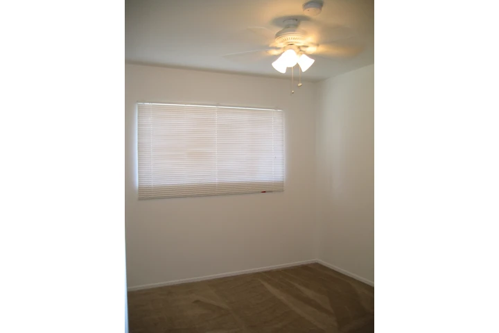 $1898 : Van Nuys cerca de todos image 2