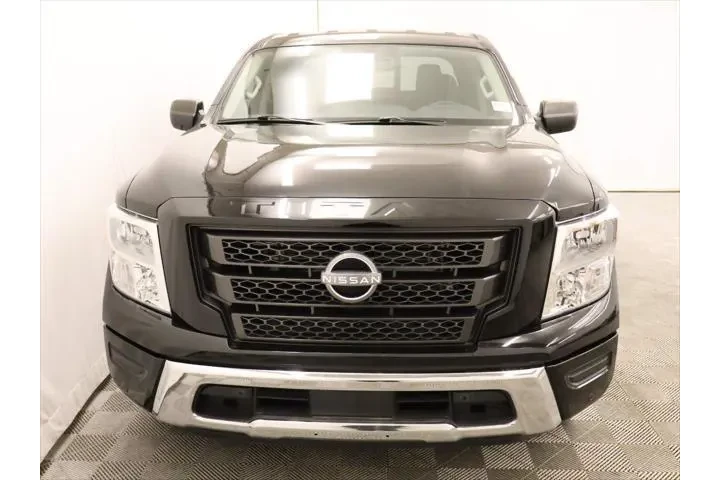 $34909 : Nissan Titan 2024 4x2 SV 4dr image 4