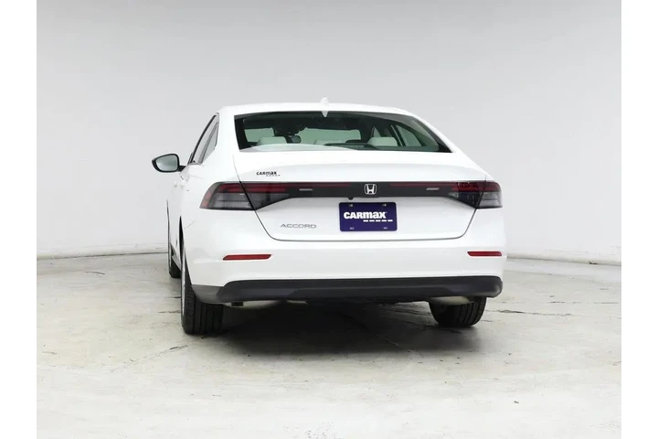 $23998 : Honda Accord 2023 LX 4dr Sed image 6