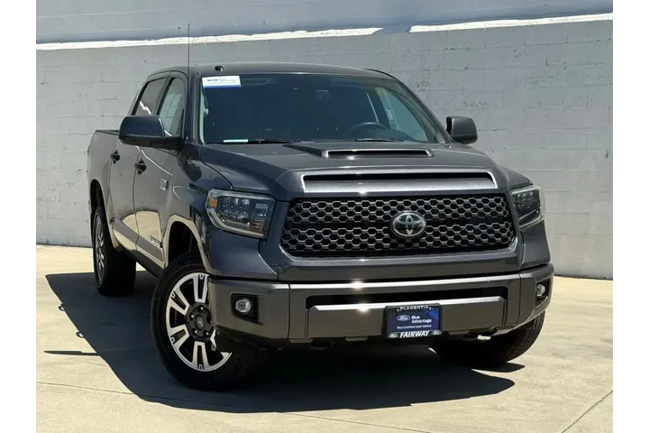 $39489 : Toyota Tundra 2019 4x4 SR5 4 image 2