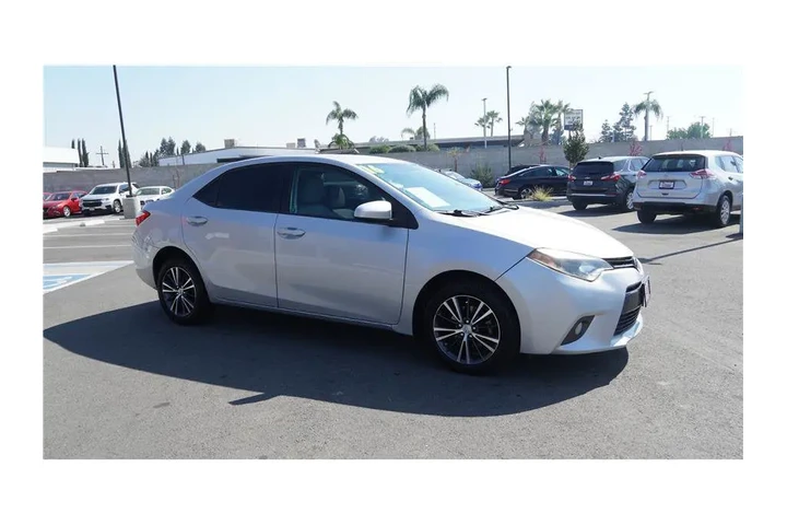 $15984 : 2016 Corolla LE Plus Sedan 4D image 4