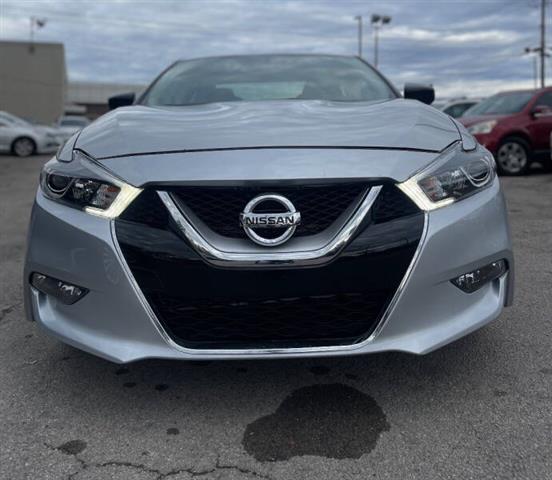 $10900 : 2017 Maxima 3.5 S image 8