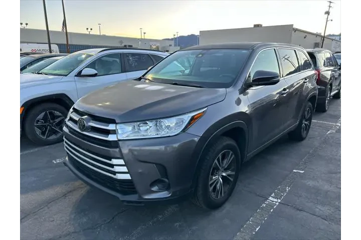 $21600 : Toyota Highlander 2018 LE 4d image 1