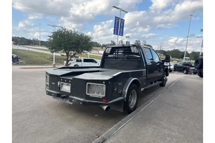 Chevrolet Silverado 3500HD 2 image 7