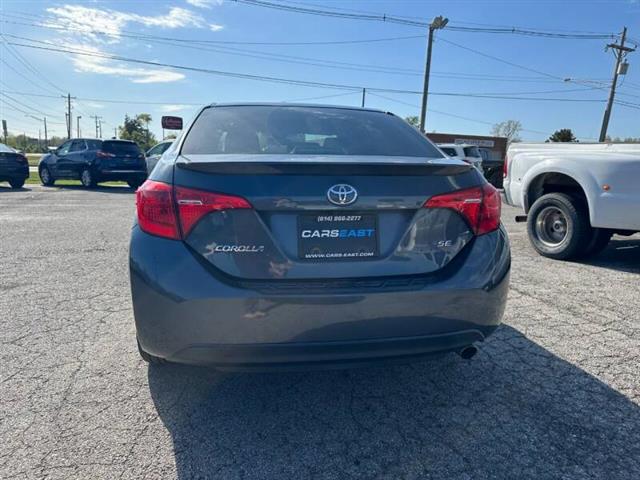 2017 Corolla SE image 5