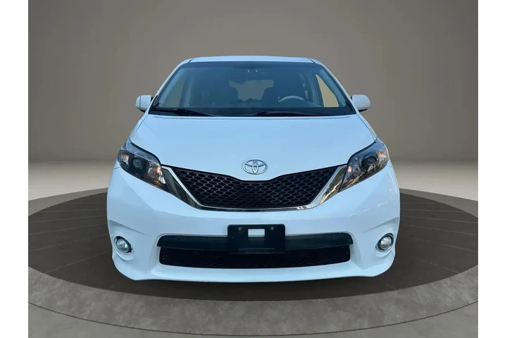 $13495 : 2012 TOYOTA SIENNA image 5