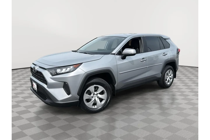 $27698 : Gold Certified 2022 RAV4 LE image 1