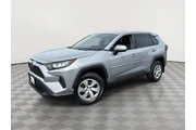 Gold Certified 2022 RAV4 LE en Madison