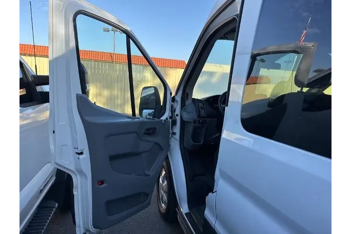 $25000 : Ford Transit 2019 350 XL 3dr image 9