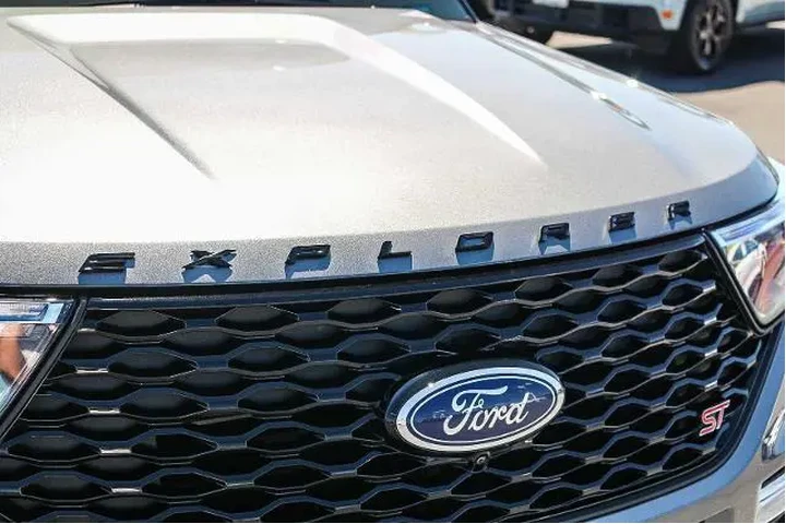 $36999 : Ford Explorer 2022 AWD ST 4d image 5