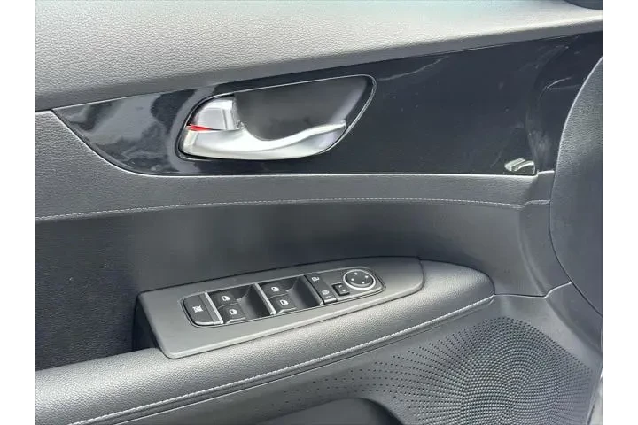 $19999 : Kia Forte 2024 GT-Line 4dr S image 9