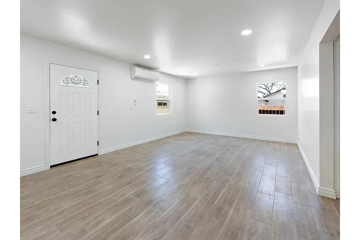 $900 : Newly constructed 2-bedroom image 3