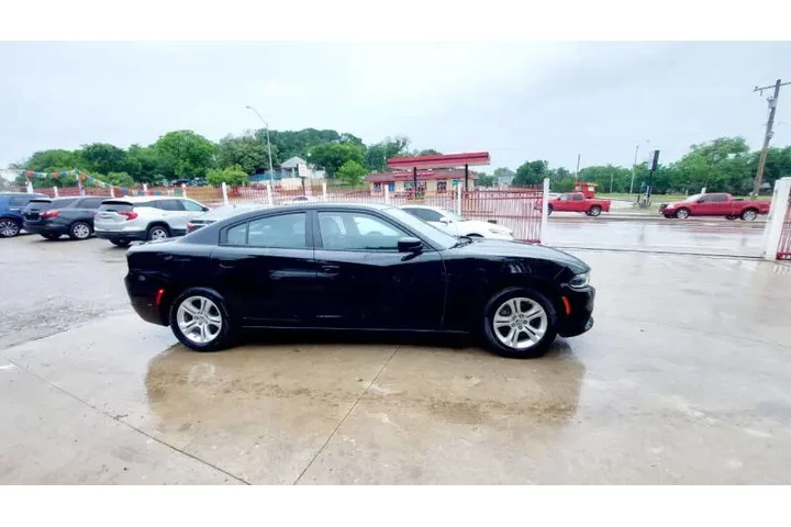 $13990 : 2021 Charger SXT image 5