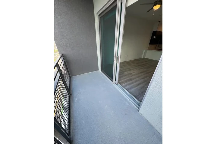 $1100 : Apto 1H con parking privado image 10