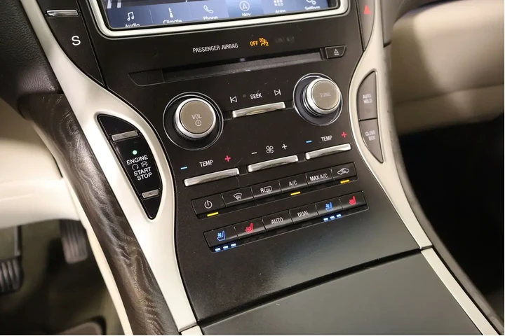 $24989 : Lincoln Nautilus 2019 AWD Re image 8