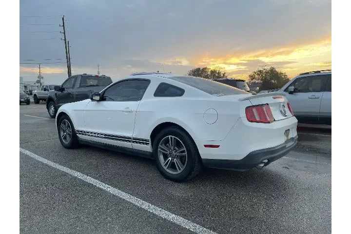 $8889 : Ford Mustang 2012 V6 Premium image 3