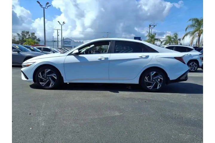 $19995 : Hyundai ELANTRA 2024 SEL 4dr image 4