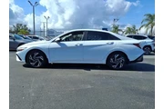 $19995 : Hyundai ELANTRA 2024 SEL 4dr thumbnail