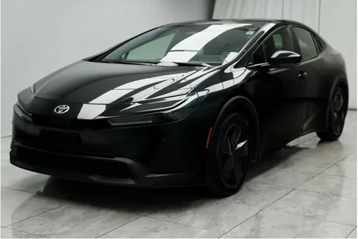 $25900 : Toyota Prius 2024 LE 4dr Hat image 6