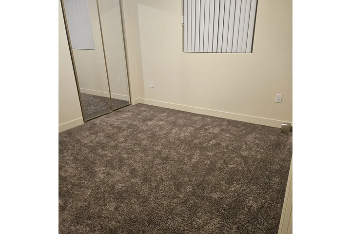 $900 : SE RENTA CUARTO image 4