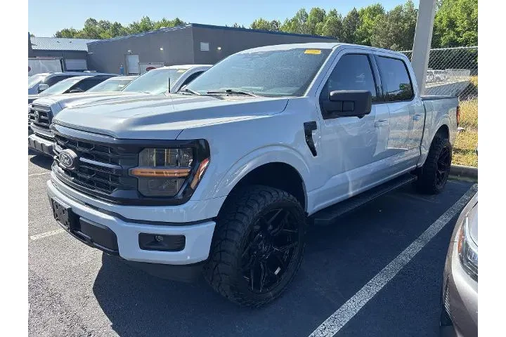 $39980 : Ford F-150 2024 4x2 XLT 4dr image 1