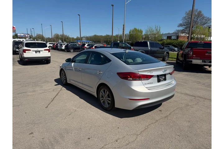 2018 Elantra SEL 2.0L Auto (A image 4
