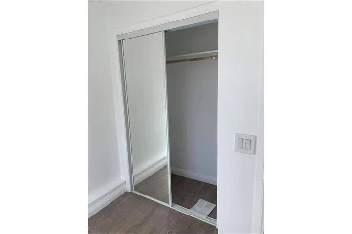 $1800 : Apt de Renta ADU 1 rec 1 bano image 3