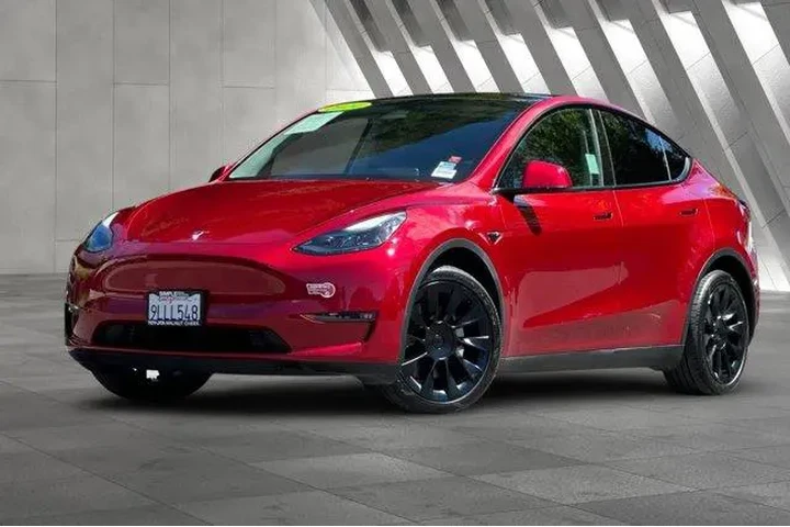 $33300 : Tesla Model Y 2024 AWD Long image 2