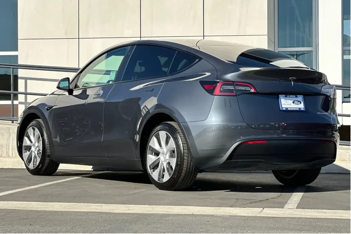 $30900 : Tesla Model Y 2022 AWD Long image 5