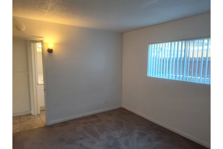 $1950 : Apartamento 1br en SD 92104 image 7