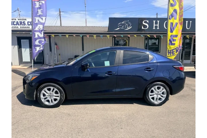 $12395 : 2017 Yaris iA Base image 3