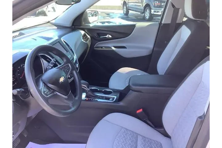 $17550 : Chevrolet Equinox 2022 LS 4d image 10