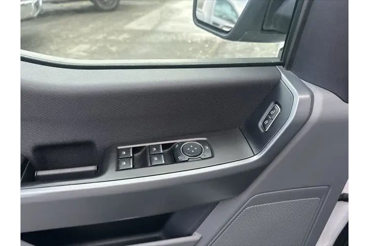 $35499 : Ford F-150 2023 4x4 XLT 4dr image 6