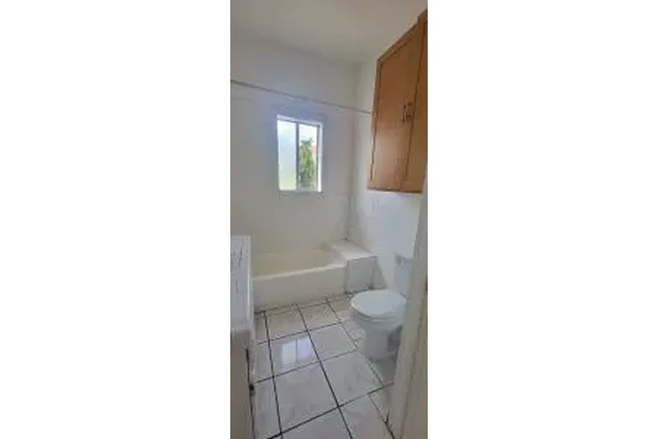 L.A. CASITA DE RENTA image 6