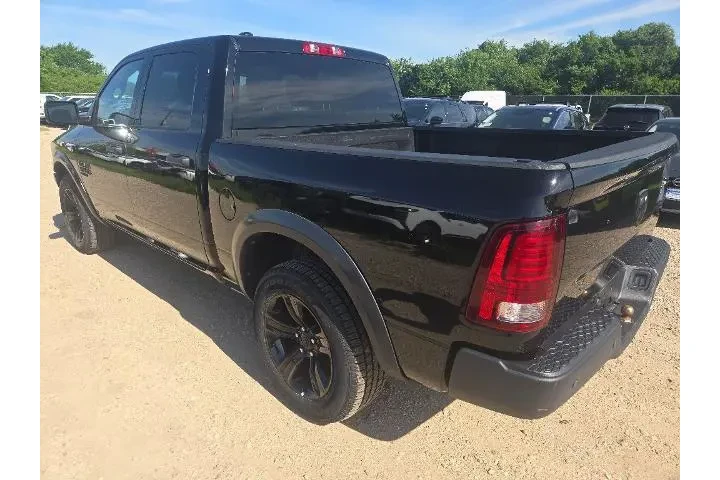 $33040 : Ram 1500 Classic 2024 4x4 SL image 2