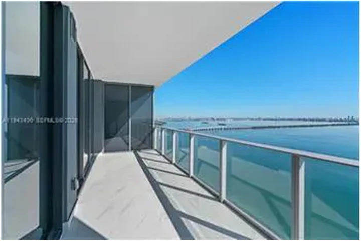 $6000 : Rental property with 1 bedro image 3