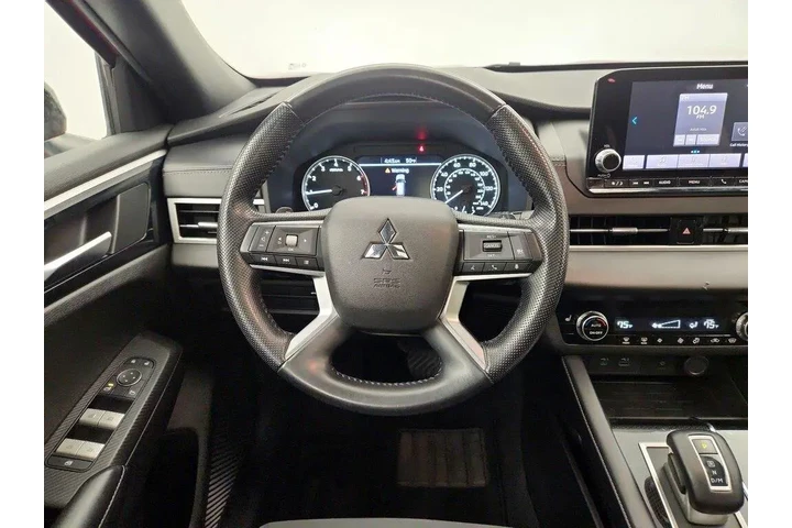 $23998 : Mitsubishi Outlander 2022 AW image 10